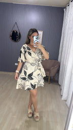 Vestido curto envelope